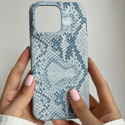 Viral Snake Skin Leather iPhone 17/16/15 Case ,trendy Phone Case, luxury Bling for iPhone 17/16/15 designer Phone Cover